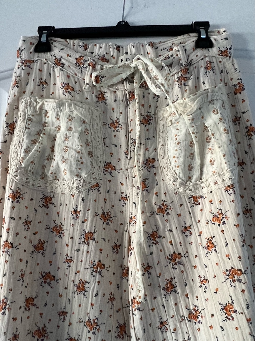 POL Cream Floral Tiered pants with Ruffle Hem - Picture 3 of 9